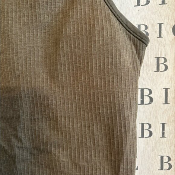 Sold Size 6 Lululemon Wunder Train straight strap tank electric lemon - Picture 3 of 5